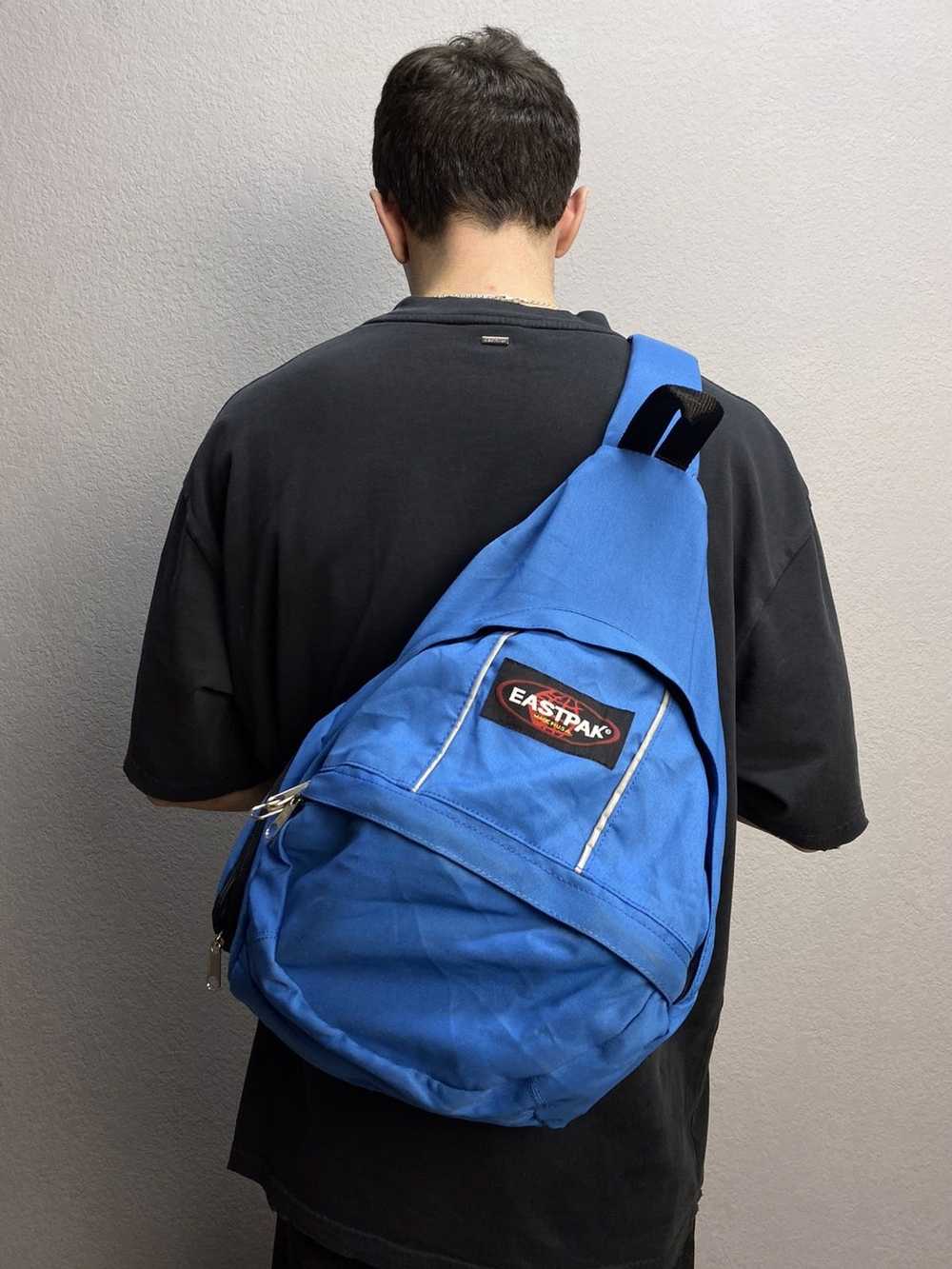 Eastpak × Streetwear × Vintage Vintage Y2K Sling … - image 2