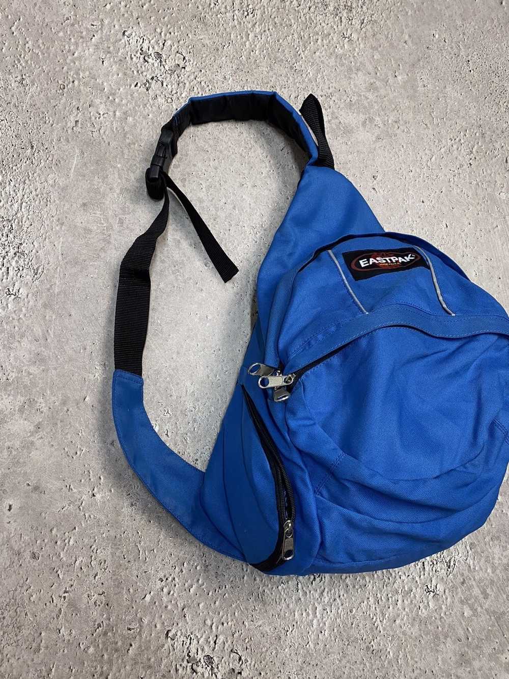 Eastpak × Streetwear × Vintage Vintage Y2K Sling … - image 3