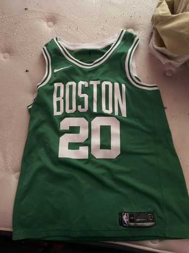 Boston Celtics Kyrie Irving jersey mens size 50 stitched black Nike