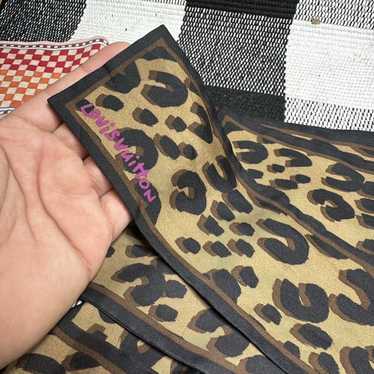 Authentic Louis Vuitton Green Leopard Stole Scarf With 🎁 box made in Italy