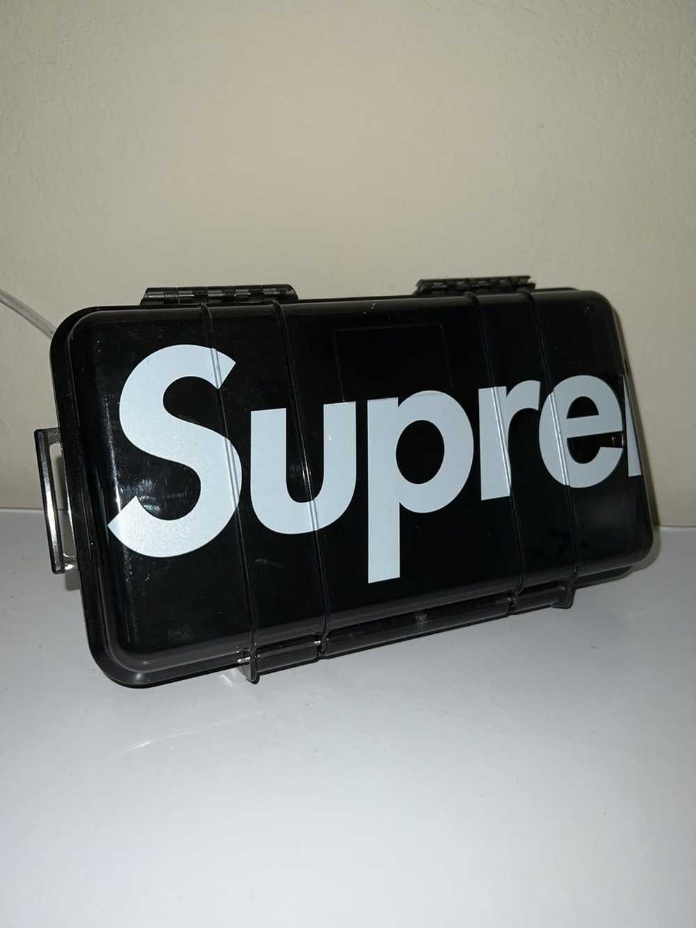 Supreme pelican 1060 case - Gem