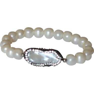 Ladies Baroque Pearl Stretch Bracelet Accented wit