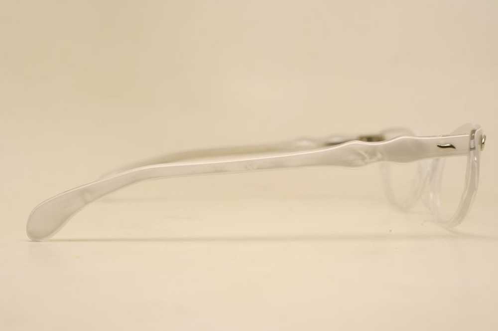 Unused Pearl White Vintage Cat Eye Glasses - image 2