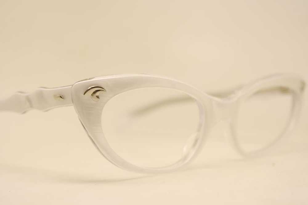 Unused Pearl White Vintage Cat Eye Glasses - image 3