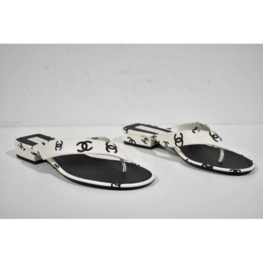 Chanel Leather flip flops - image 3