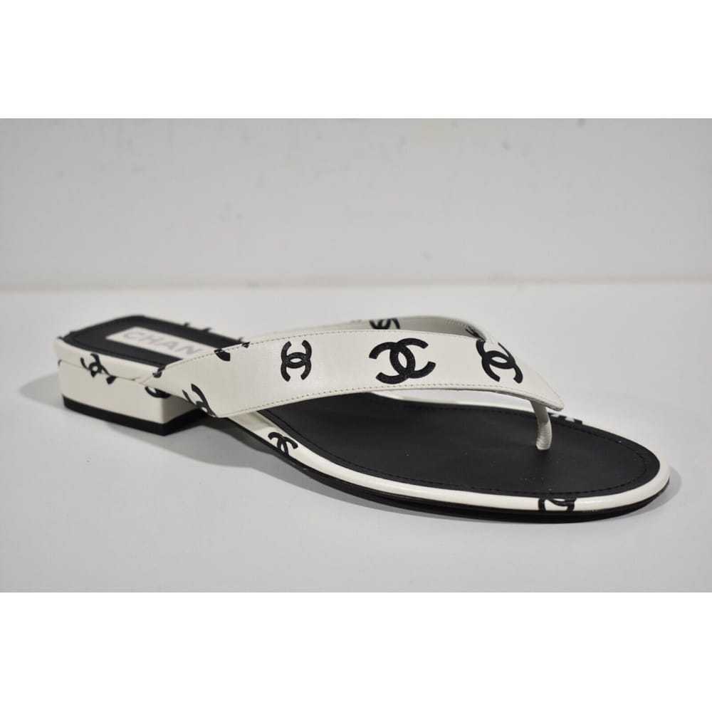 Chanel Leather flip flops - image 9