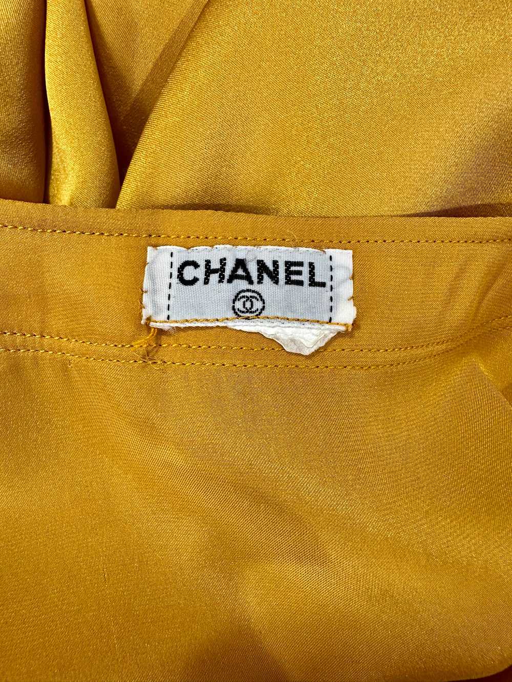 Chanel Gold Silk Satin Flat Band Collar Long Slee… - image 11