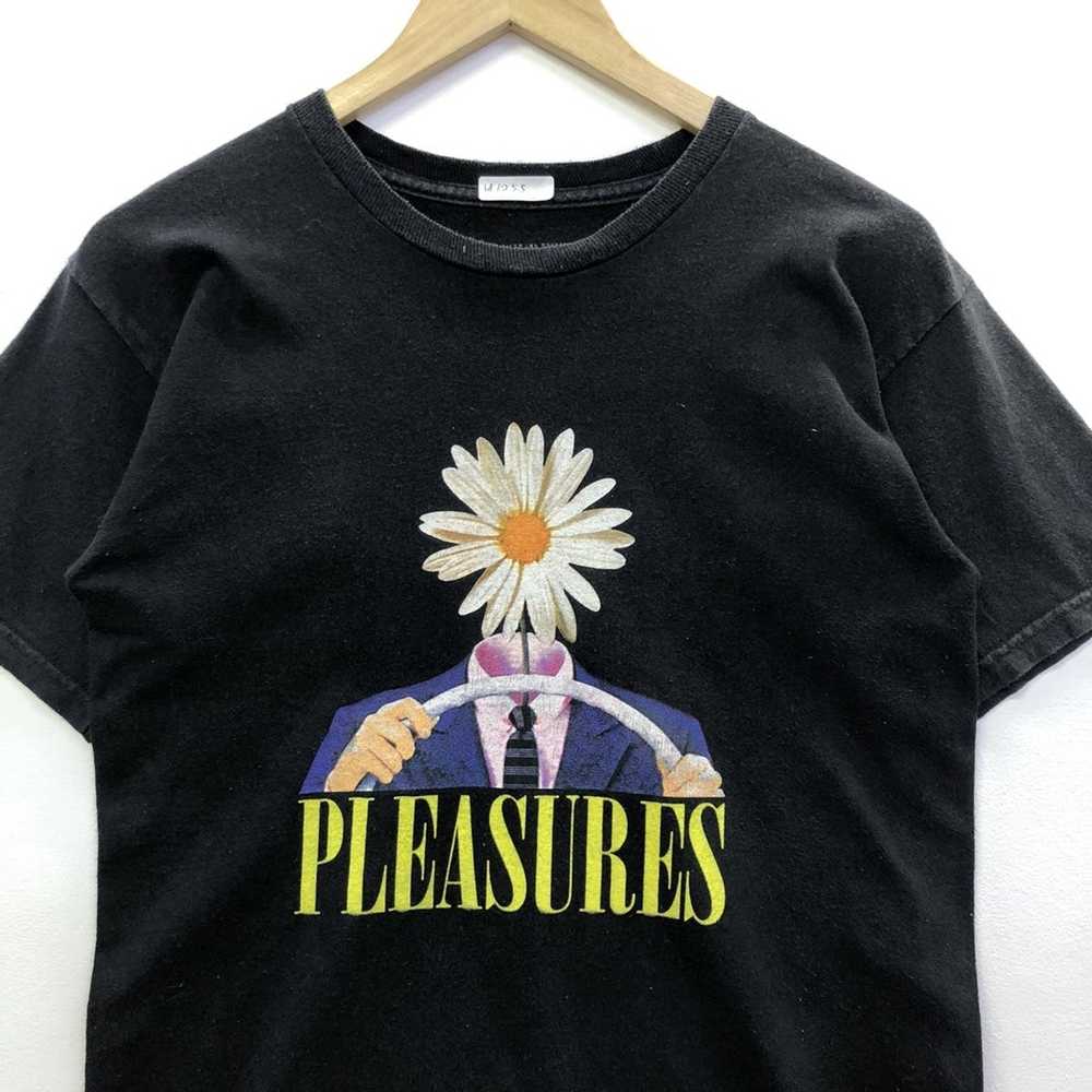 Designer × Pleasures ‘Rare!! PLEASURES Graphic T-… - image 3