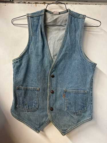 1970s Men’s Levi’s Lightwash Denim Vest - image 1