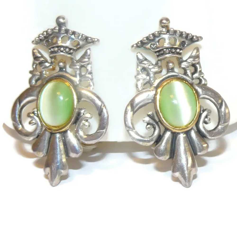 Unique Vintage Green Cats Eye Clip on Earrings - image 3