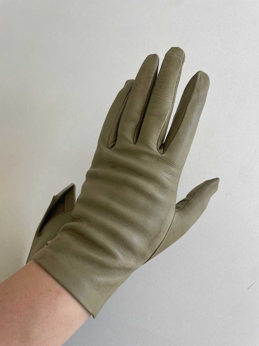 Vintage Olive Green Kid Leather Gloves - image 3