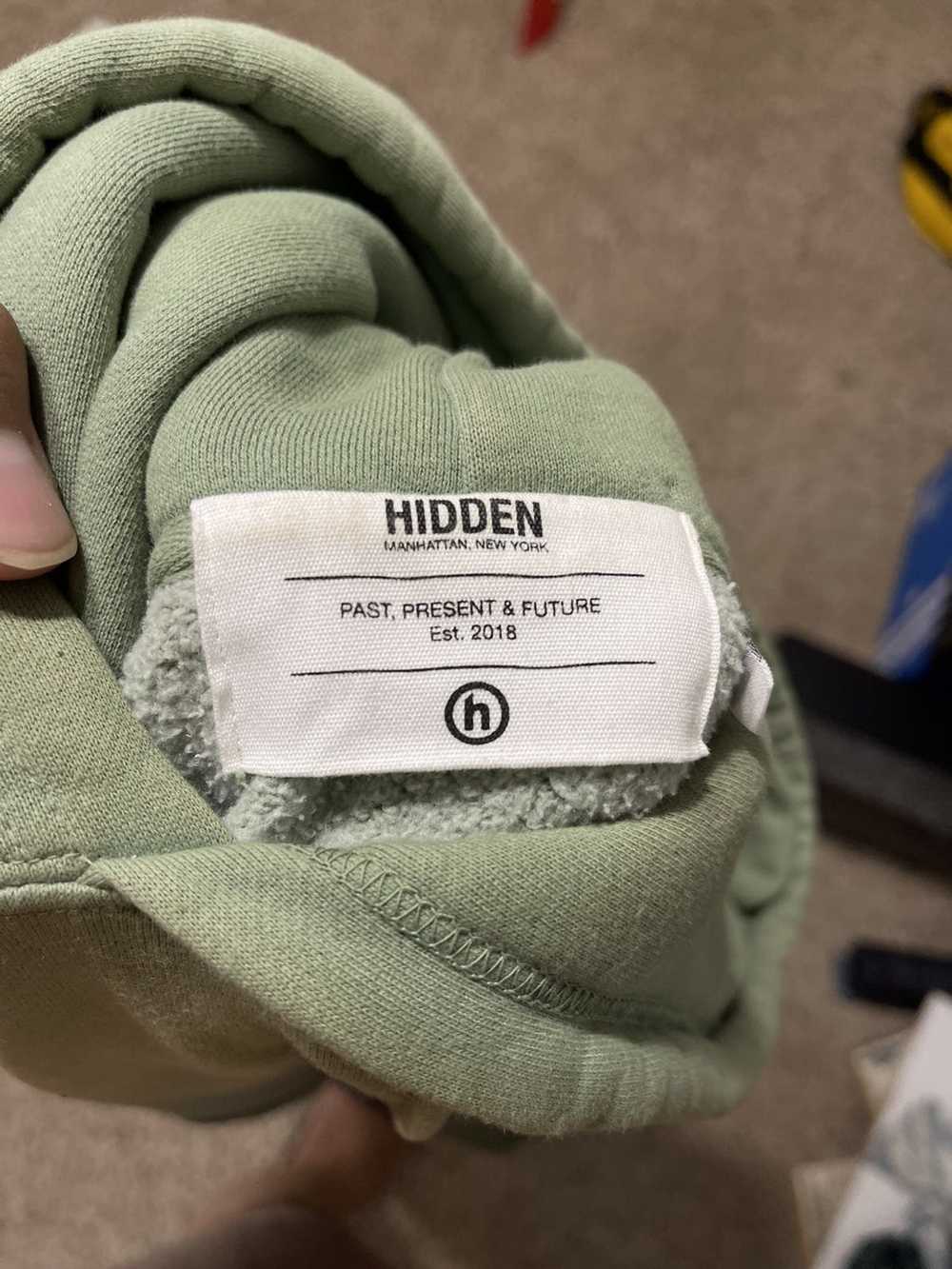 HIDDEN Hidden NY Paisley Hoodie Sage Green Lil Ya… - image 3