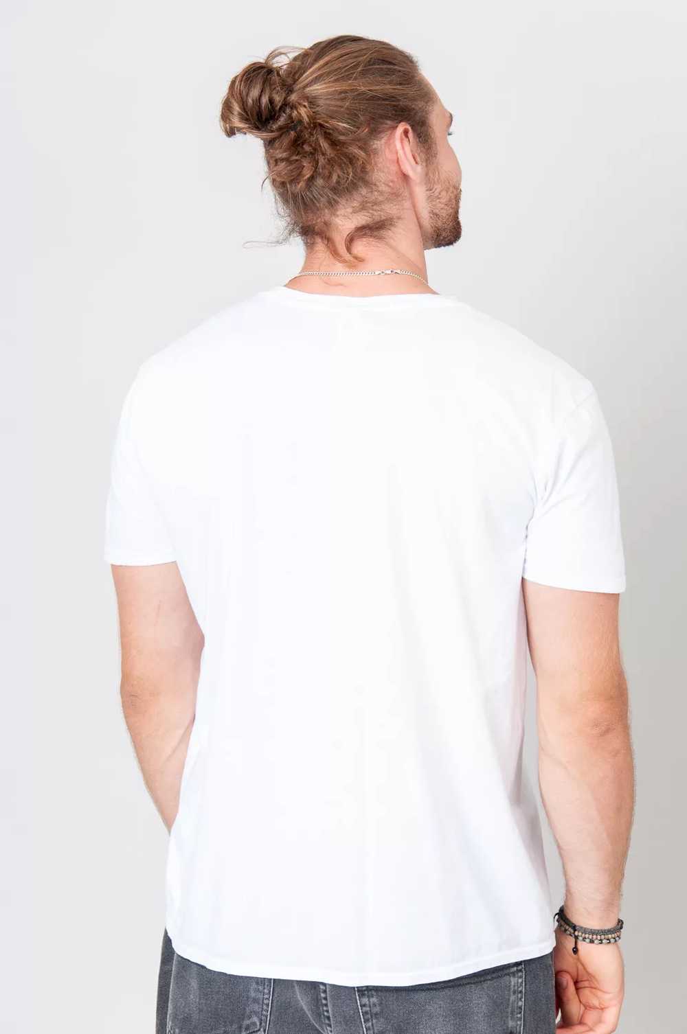 Suits Me Well T-Shirt White Plain - image 4