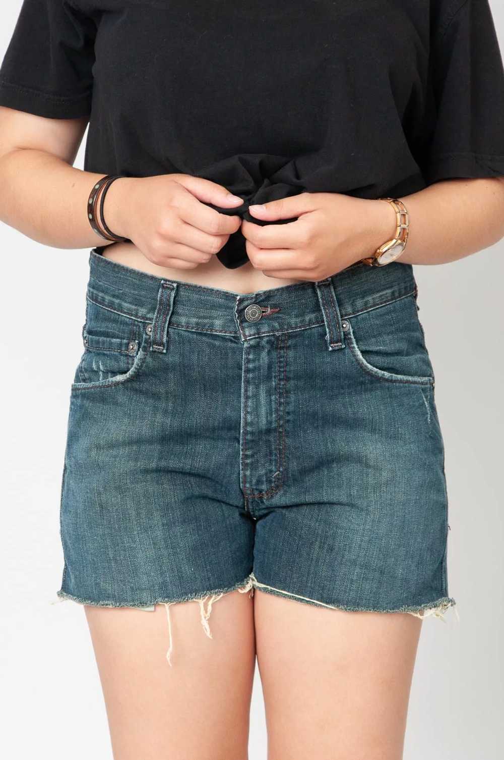 Levi’s 520 Jean Shorts Mid To High Waist Blue Wit… - image 2