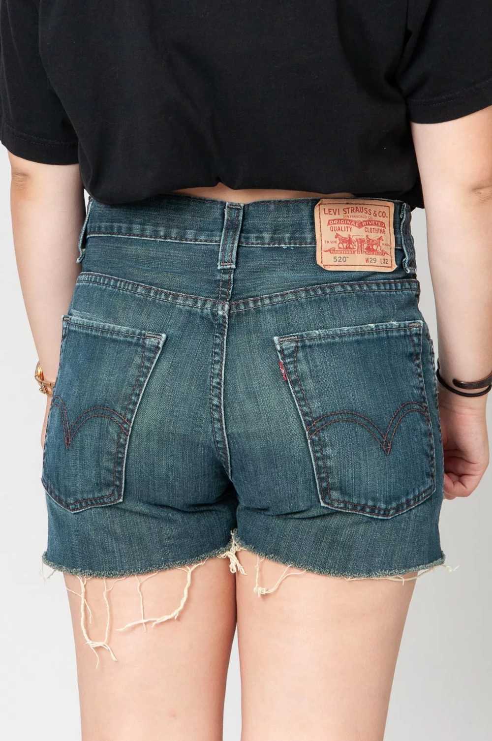 Levi’s 520 Jean Shorts Mid To High Waist Blue Wit… - image 4