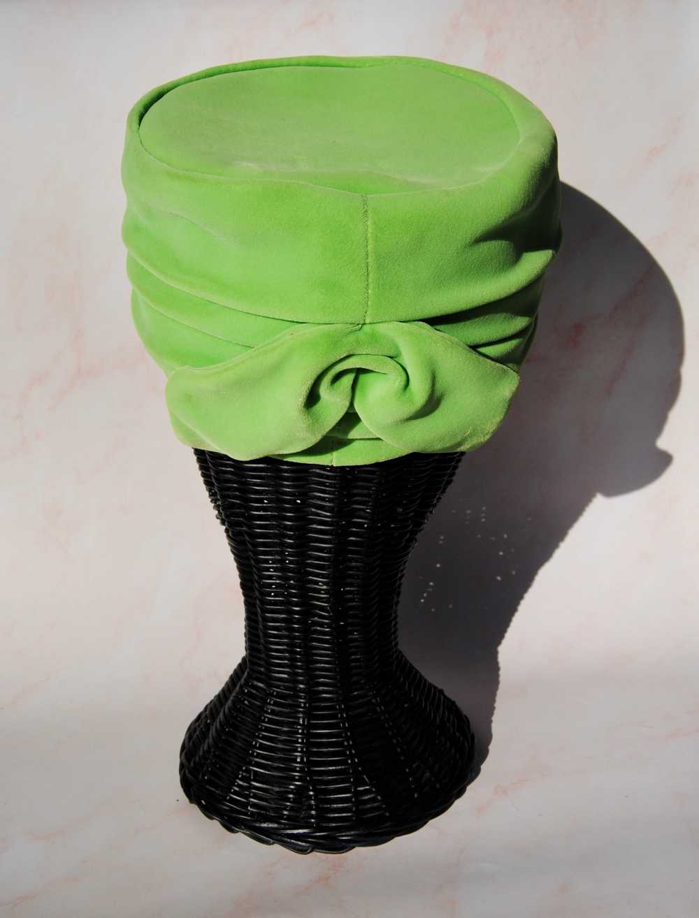 1960s Vintage Bright Lime Green Velveteen Hat - image 12