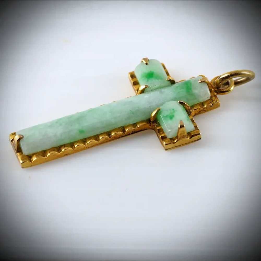 Vintage green jade pendant on 14 carat solid gold… - image 6