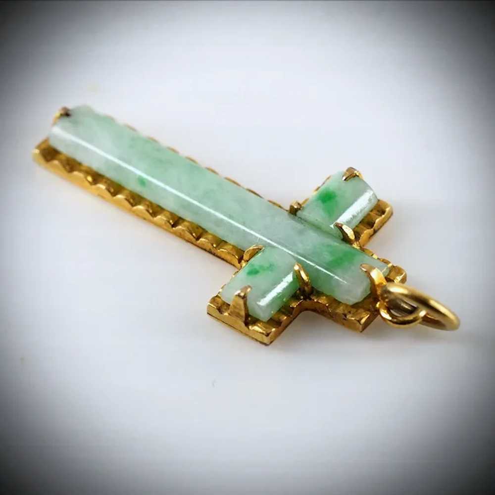 Vintage green jade pendant on 14 carat solid gold… - image 7