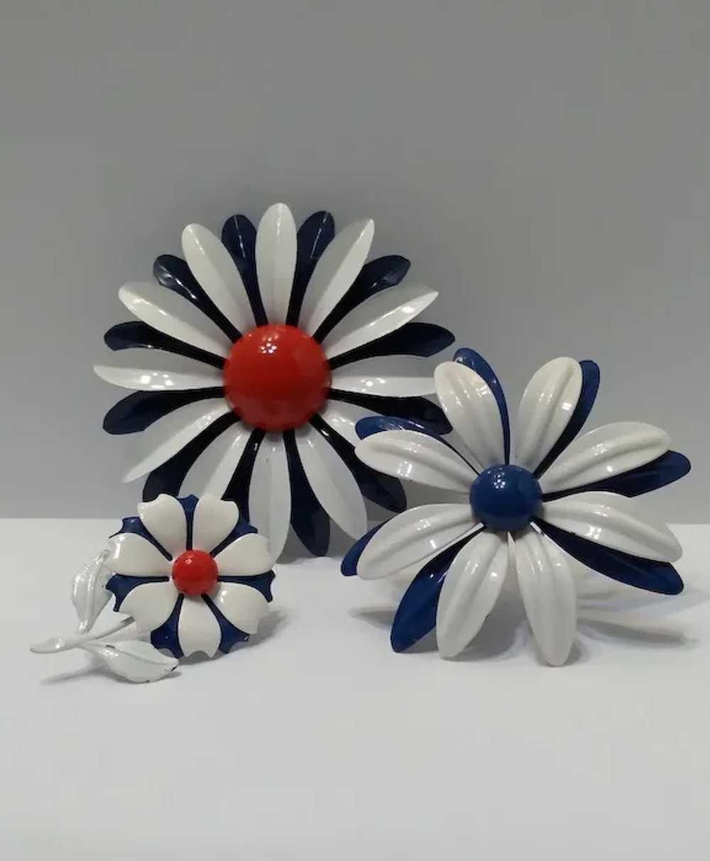 60's Trio of Tiered Enamel Flower Pins Red White … - image 2