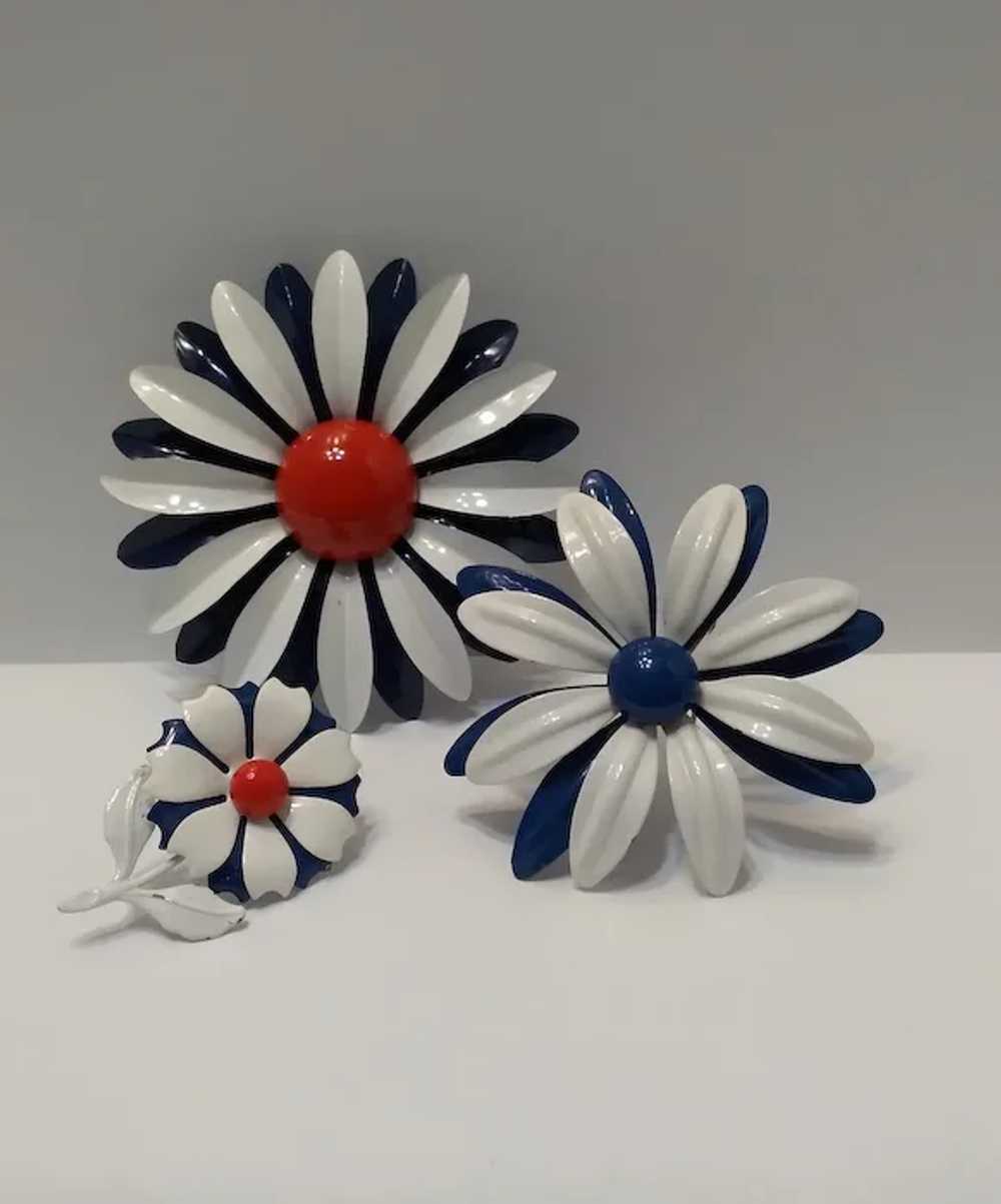 60's Trio of Tiered Enamel Flower Pins Red White … - image 4