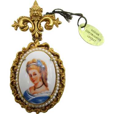 Lovely Florenza Limoge Painted Portrait Locket Br… - image 1