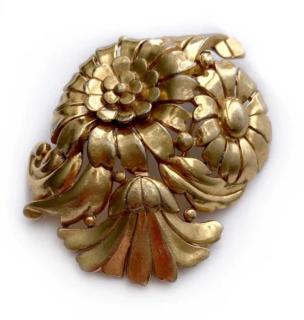 Trifari Golden Bell Flower Fur Clip, 1940s - image 6