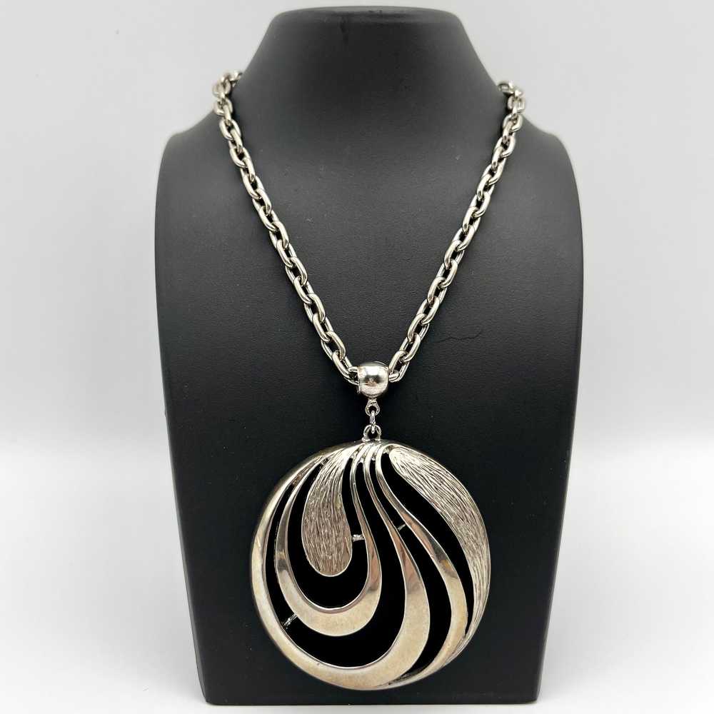 1960s Lisner Pendant Necklace - image 1