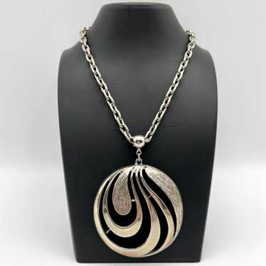 1960s Lisner Pendant Necklace - image 1