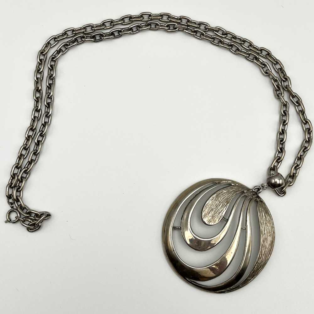 1960s Lisner Pendant Necklace - image 2