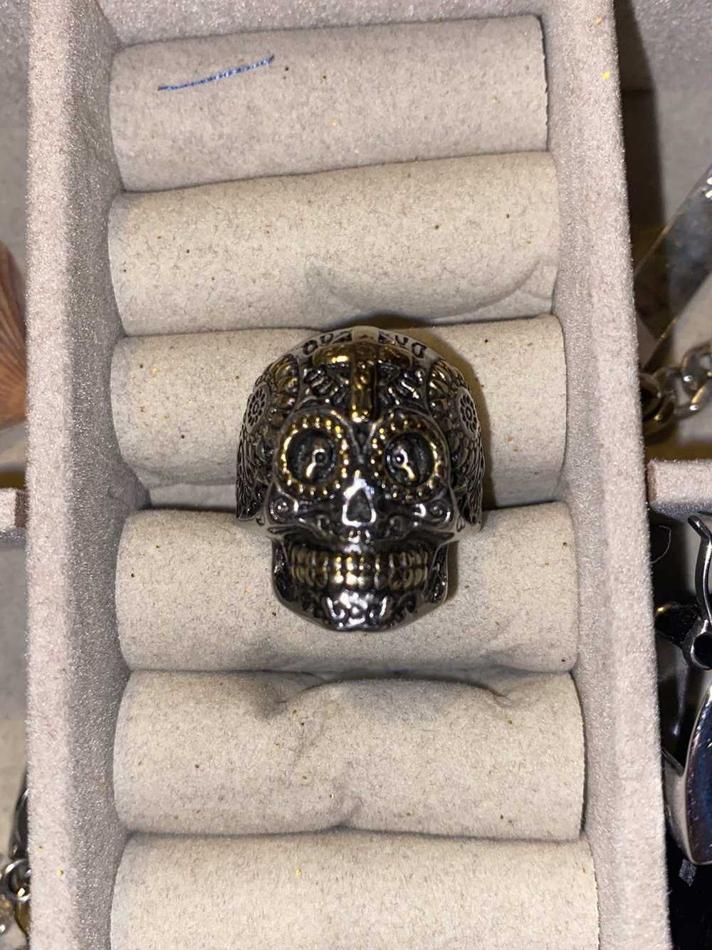 Vintage Gold Spanish Skull ring size 8 - image 2