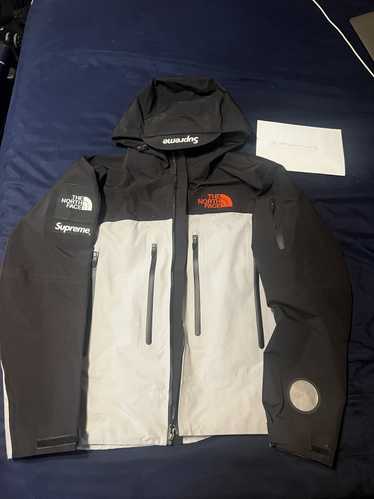 SS21 Supreme x The North Face Studded Mountain Light Jacket