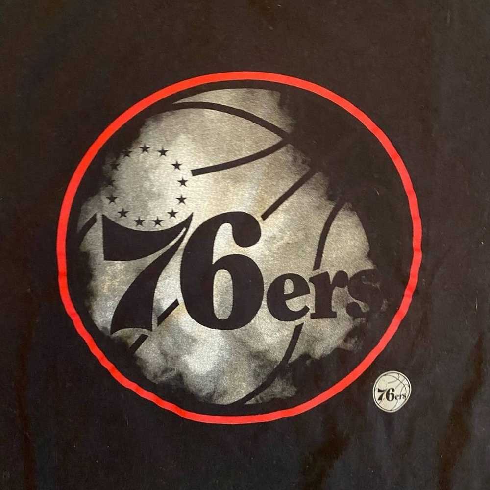 NBA Super Cool Noir style Philadelphia 76ers XL T… - image 4