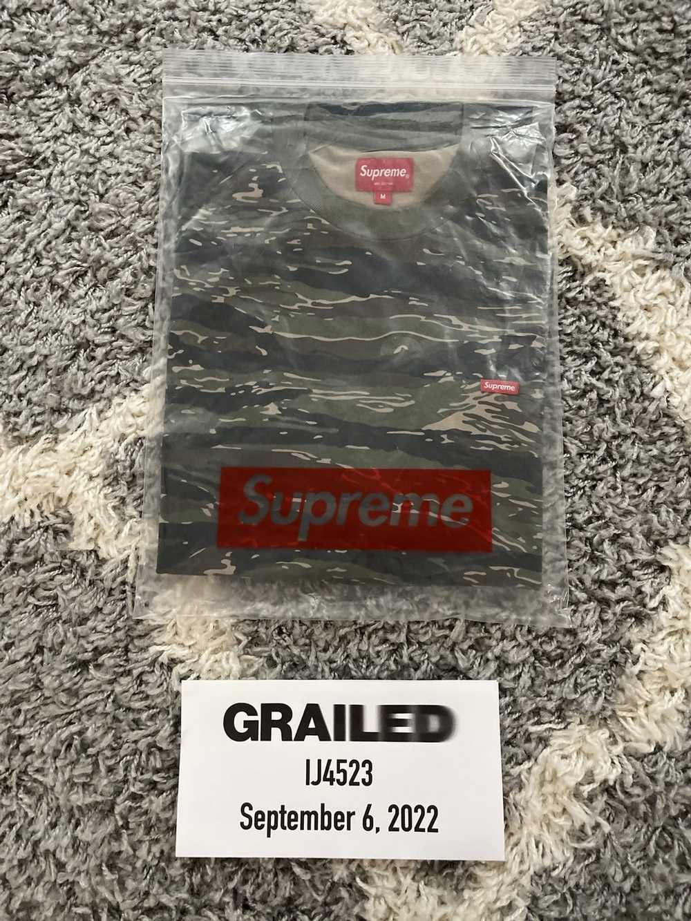 Supreme Supreme Small Box Logo L/S NWTs Sz M - image 1