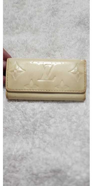 Louis Vuitton Vernis Leather 4 Hook Key Case Vanil