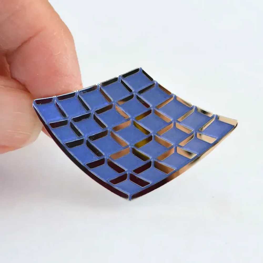 Cornflower Blue Optical Illusion Stainless Brooch… - image 5