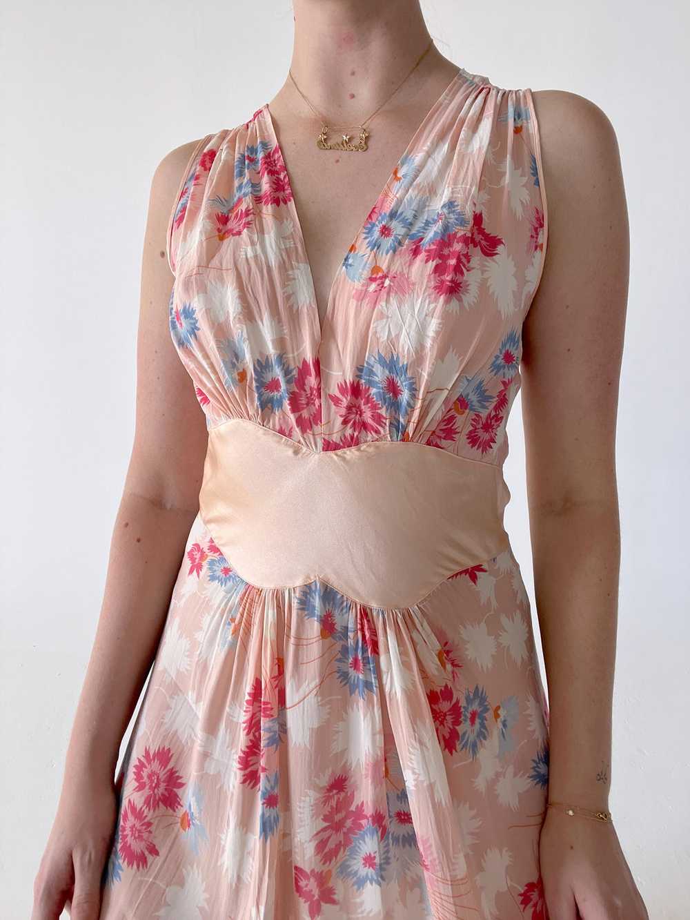 1930's Peachy Pink Floral Print Dress - image 3