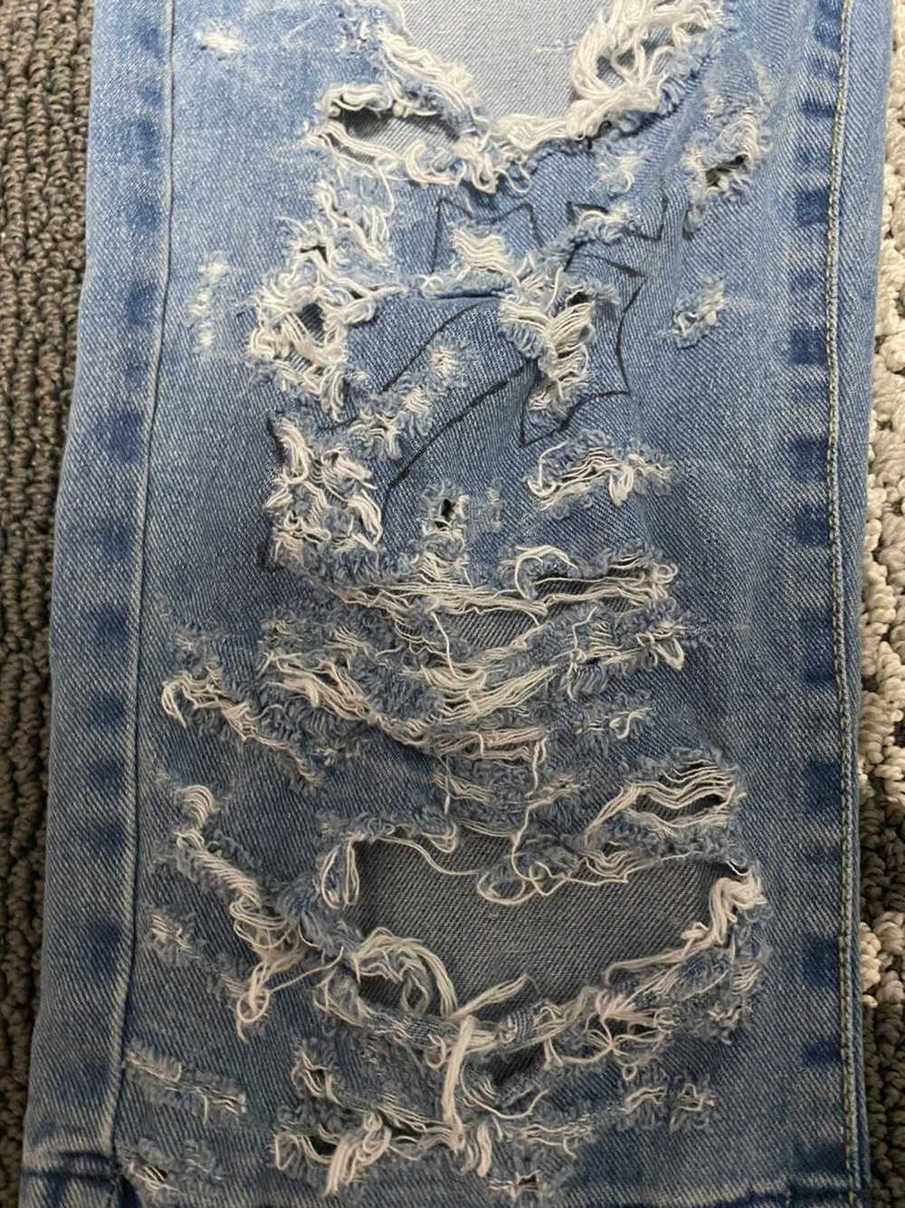 Streetwear distressed denim jeans - image 6