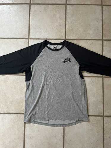 Nike Nike SB 3/4 Sleeve Shirt