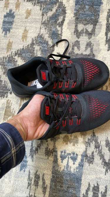 Nike NIKE Running Shoes ⊛ BLK/RED ⊛ Gently Worn/Li