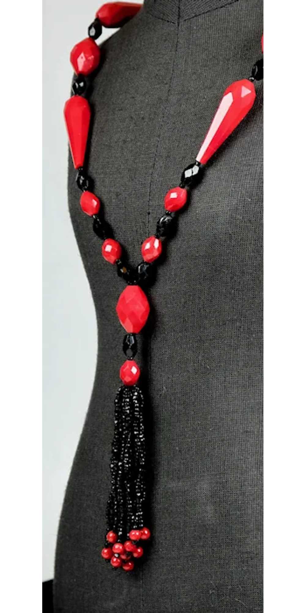 Art Deco Flapper Necklace Red & Black Czech Glass - image 3