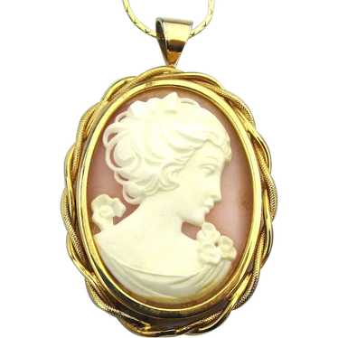 Vintage Carved Resin Cameo Gal Pendant Necklace