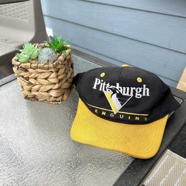 Pittsburgh Penguins Sport Resort Struct Yellow Gold/White Trucker