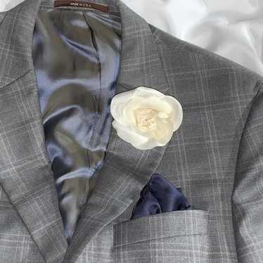 Chanel Camelia brooch White Cloth ref.25825 - Joli Closet