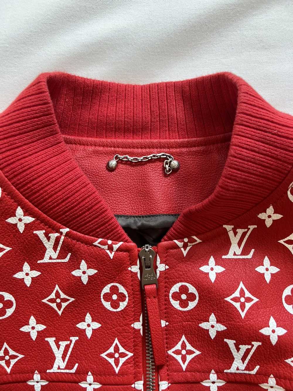 Louis Vuitton Supreme Collaboration Red Men/Women 2XL Sweatshirt LV Supreme  Logo