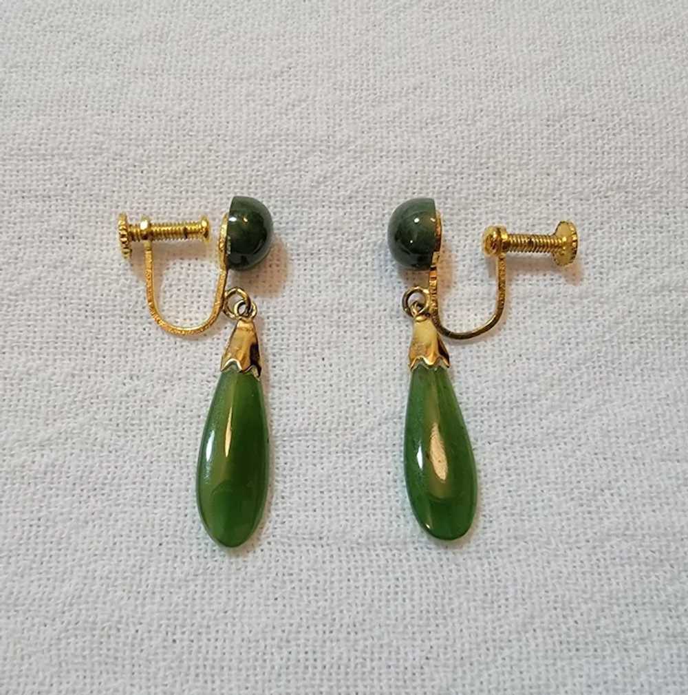 Vintage screwback imitation jade earrings - image 10