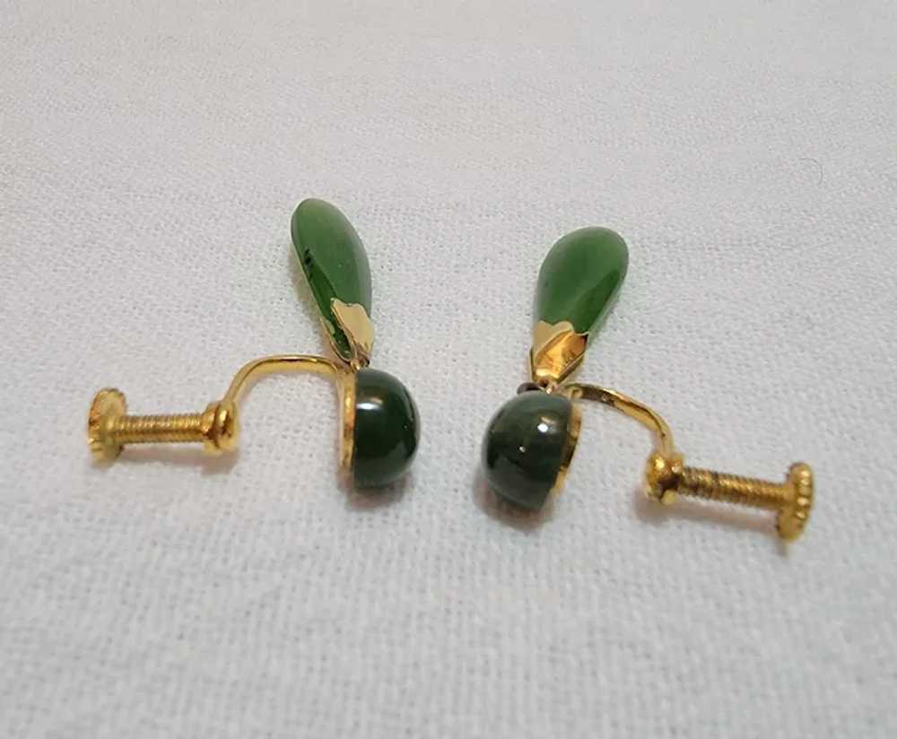 Vintage screwback imitation jade earrings - image 12