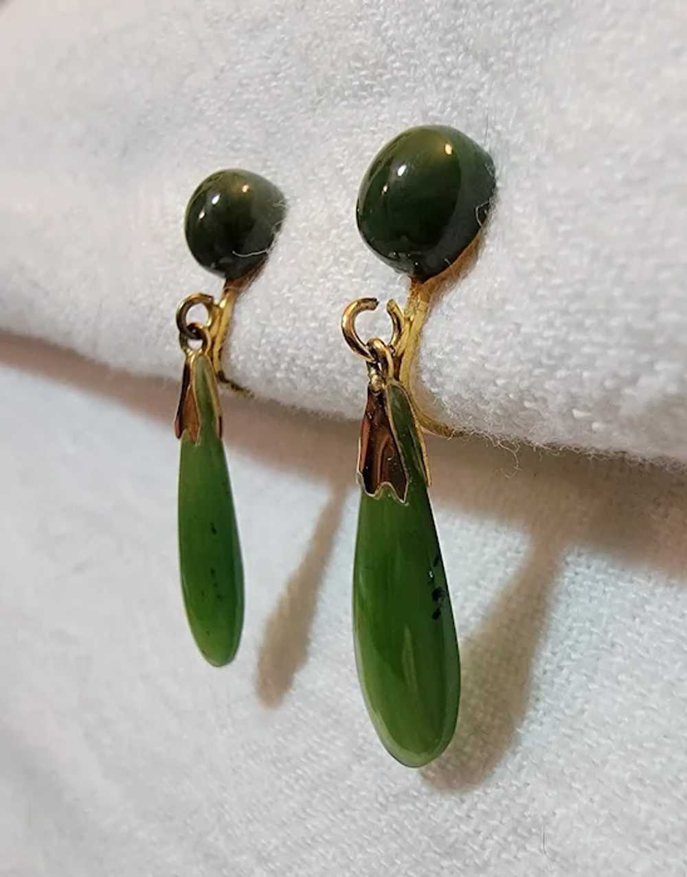 Vintage screwback imitation jade earrings - image 5