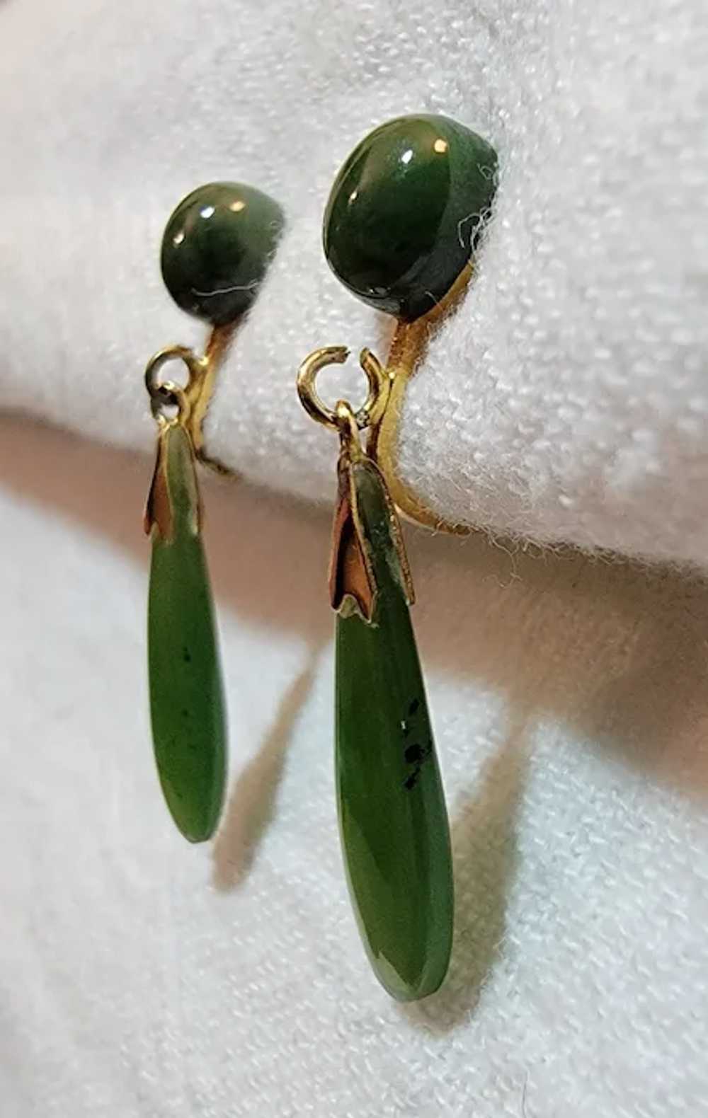 Vintage screwback imitation jade earrings - image 6