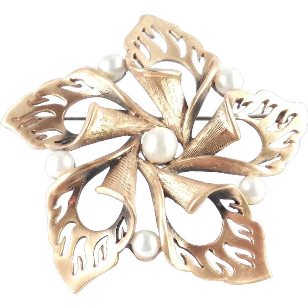 Tortolani Faux Pearl Star Brooch Pin - image 1