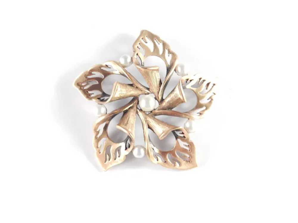 Tortolani Faux Pearl Star Brooch Pin - image 4